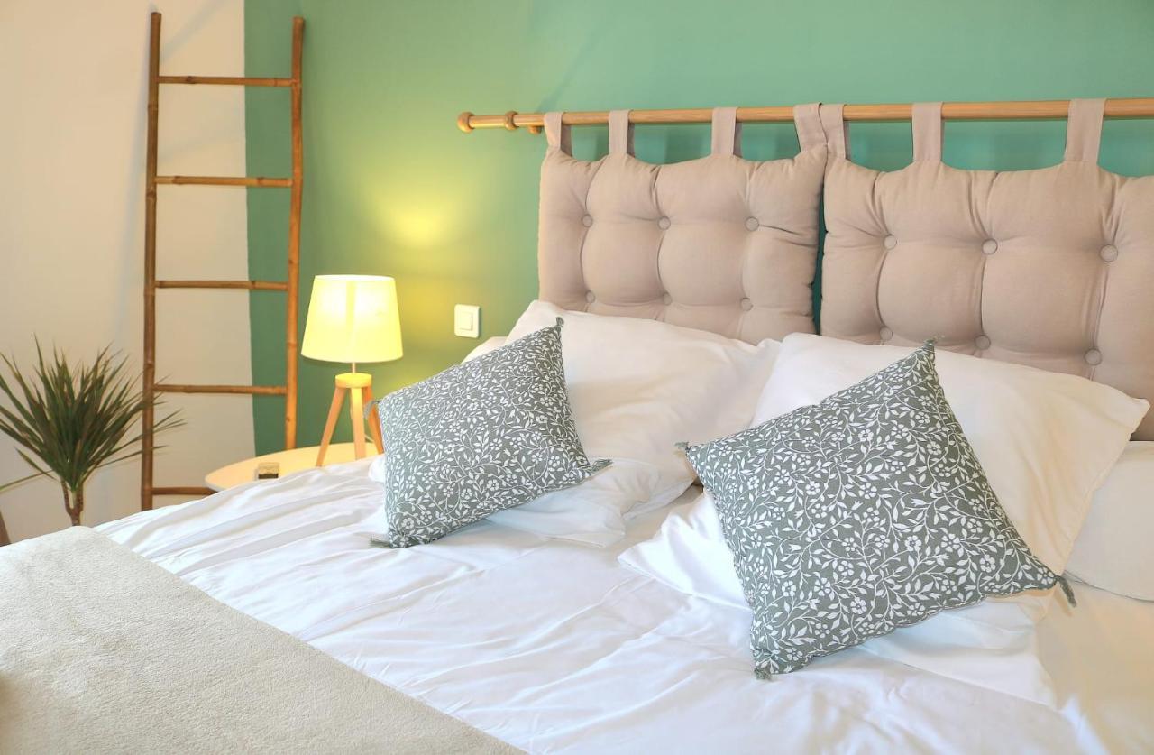 Bar Des Amis Hotel Villars  Bagian luar foto