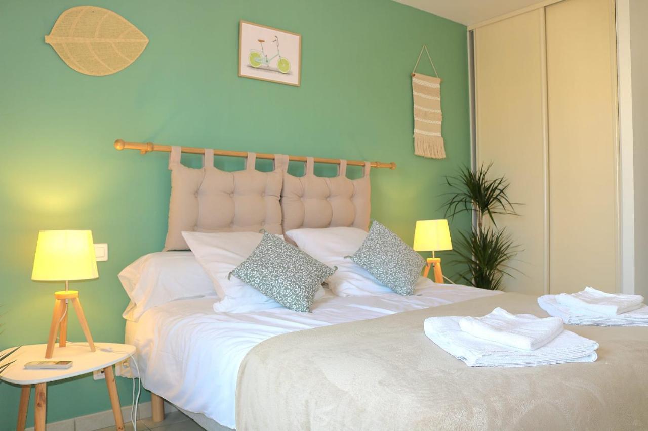 Bar Des Amis Hotel Villars  Bagian luar foto